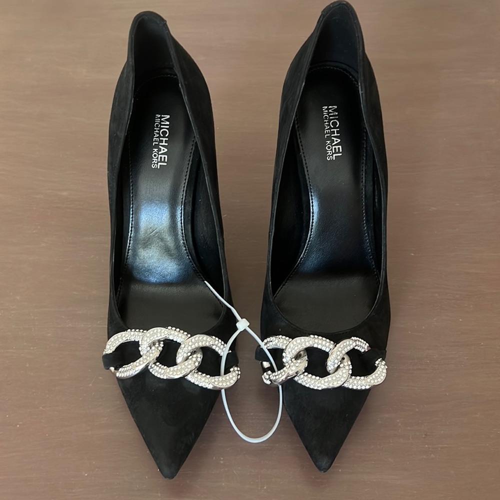 Michael Kors Size 8 black suede pumps
